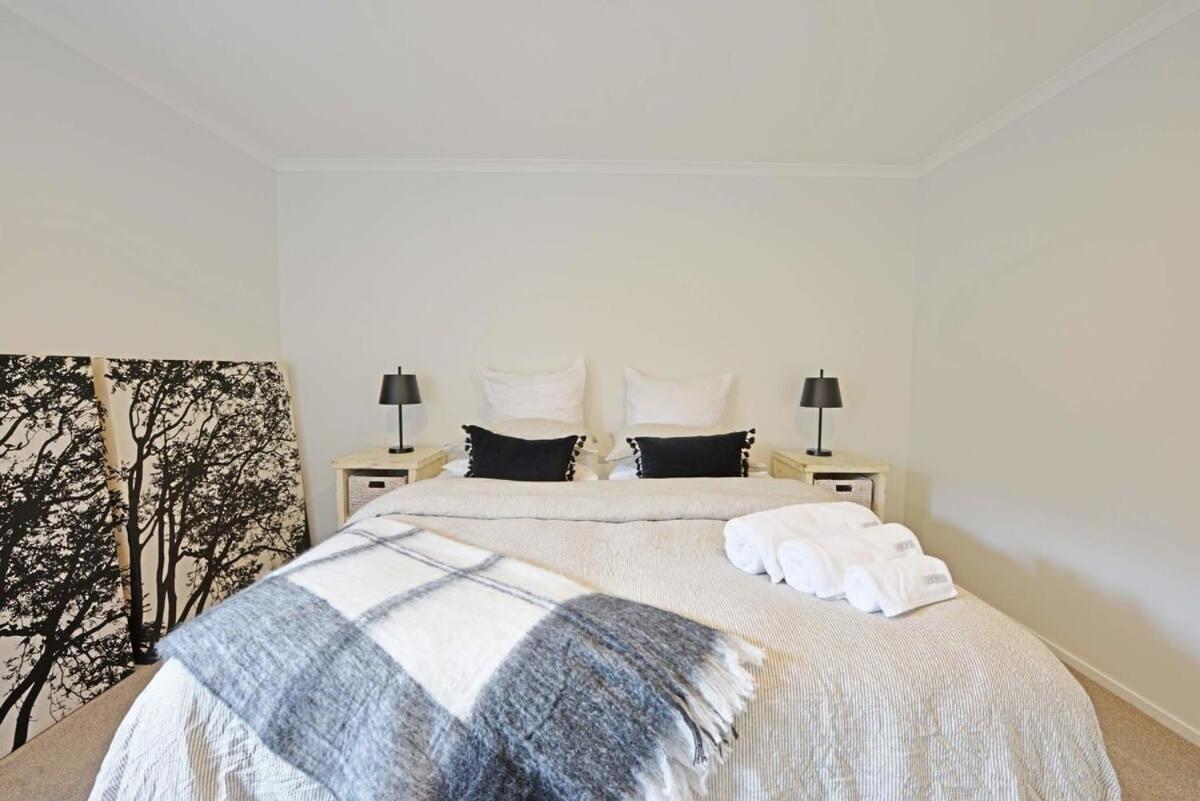 Escape To High End Comforts On Riverton Villa Mount Maunganui Bagian luar foto